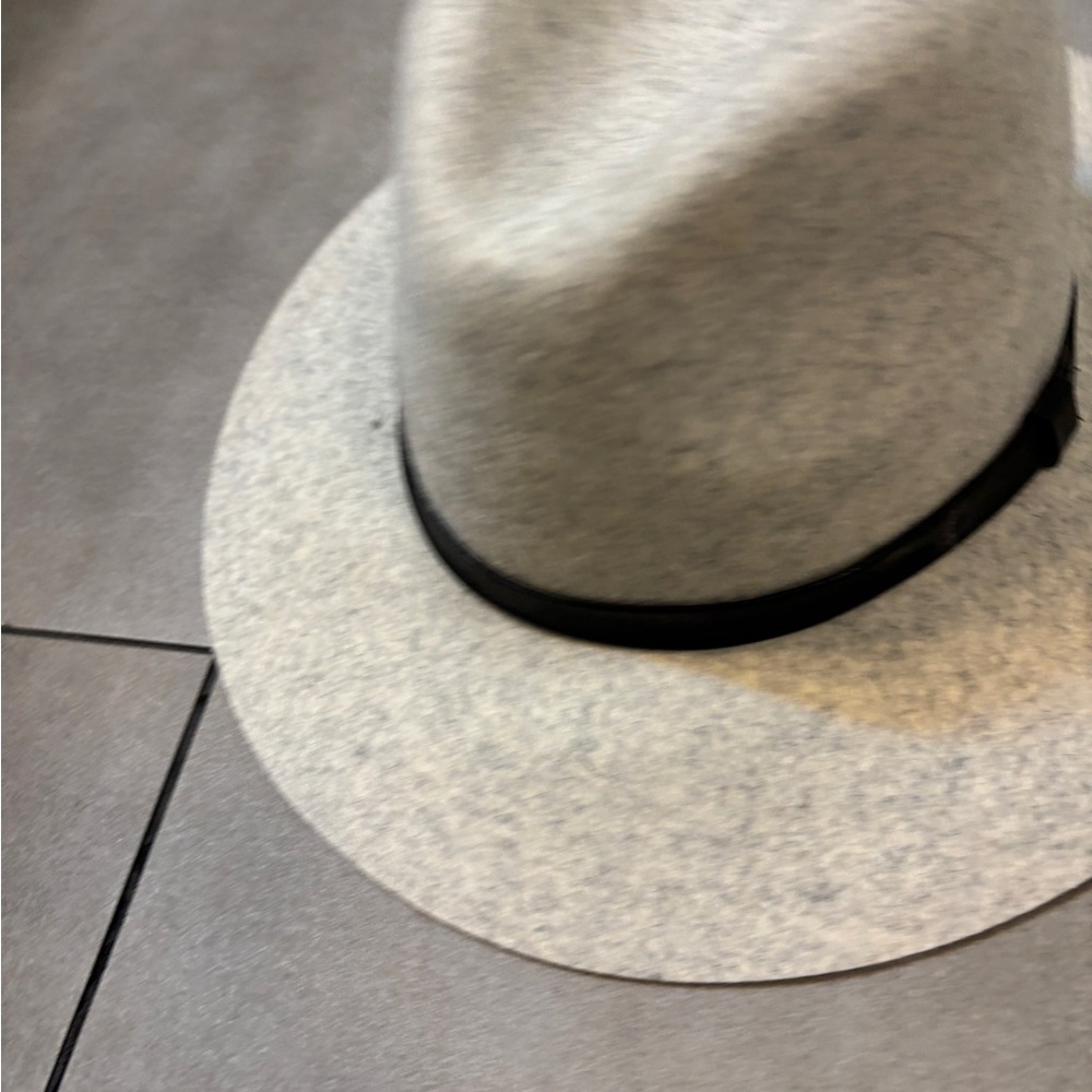 GIGI PIP Light Gray Felt Rancher Hat with Black Band - Picture 6 of 9